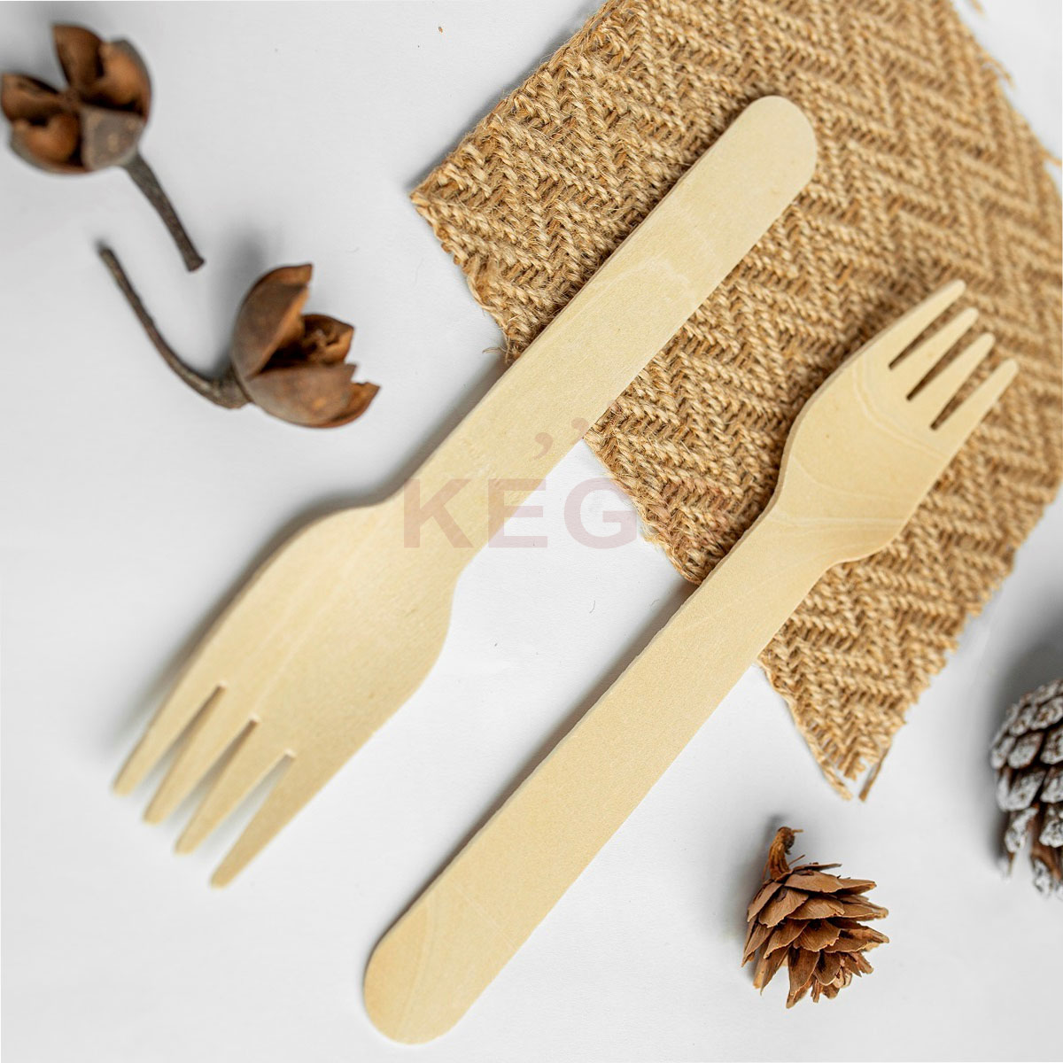 https://disposablewoodencutlery.com/wp-content/uploads/2015/09/Disposable-Wooden-Fork-160-1.jpg